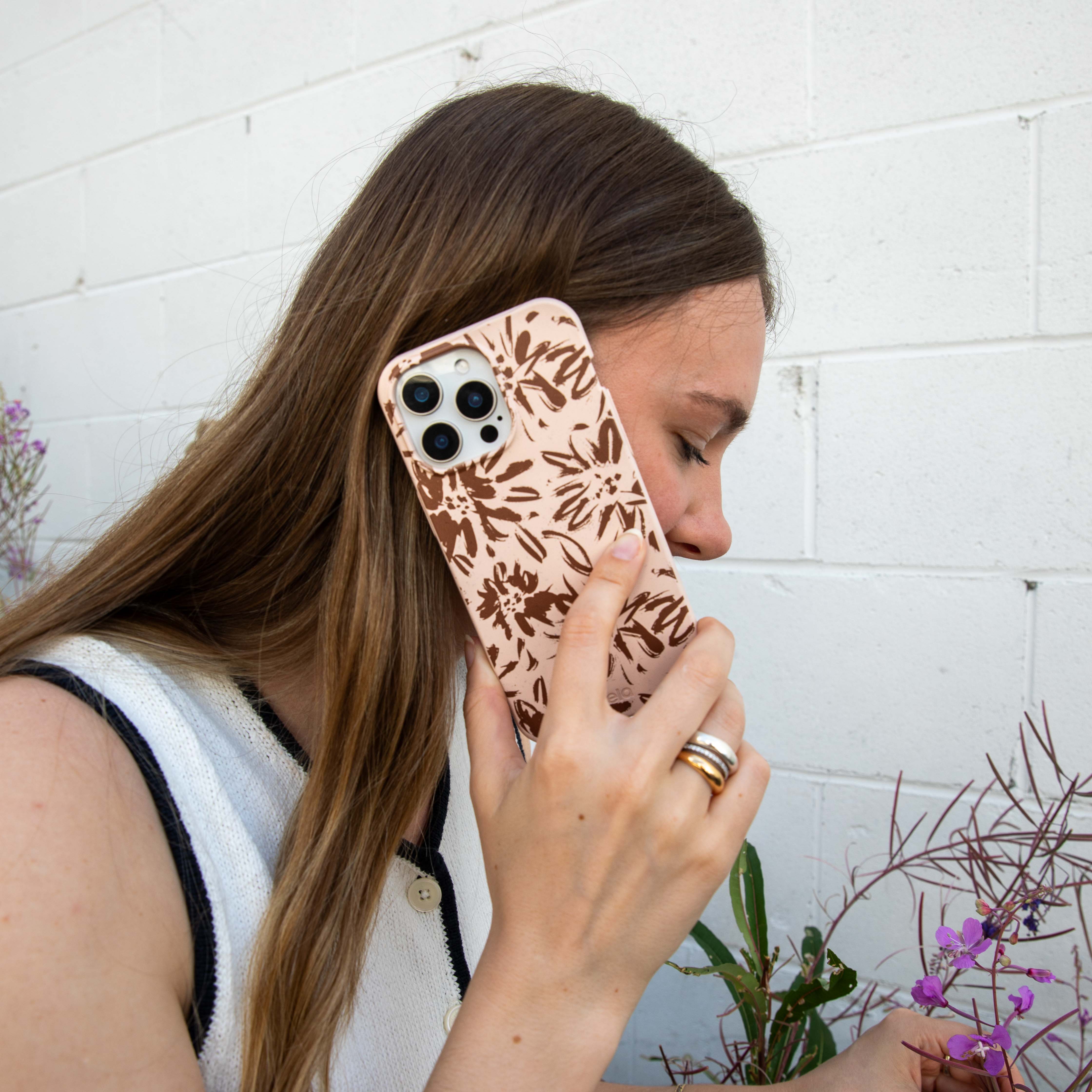 Seashell Petal Burst iPhone 11 Pro Case