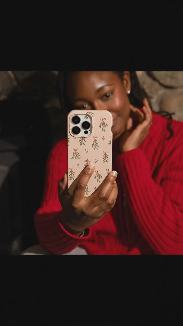 Seashell Merry Mistletoe iPhone 15 Case - Product video demonstration