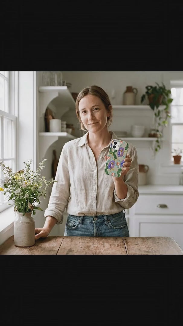 London Fog Pet Locket iPhone 15 Pro Case - Product video demonstration