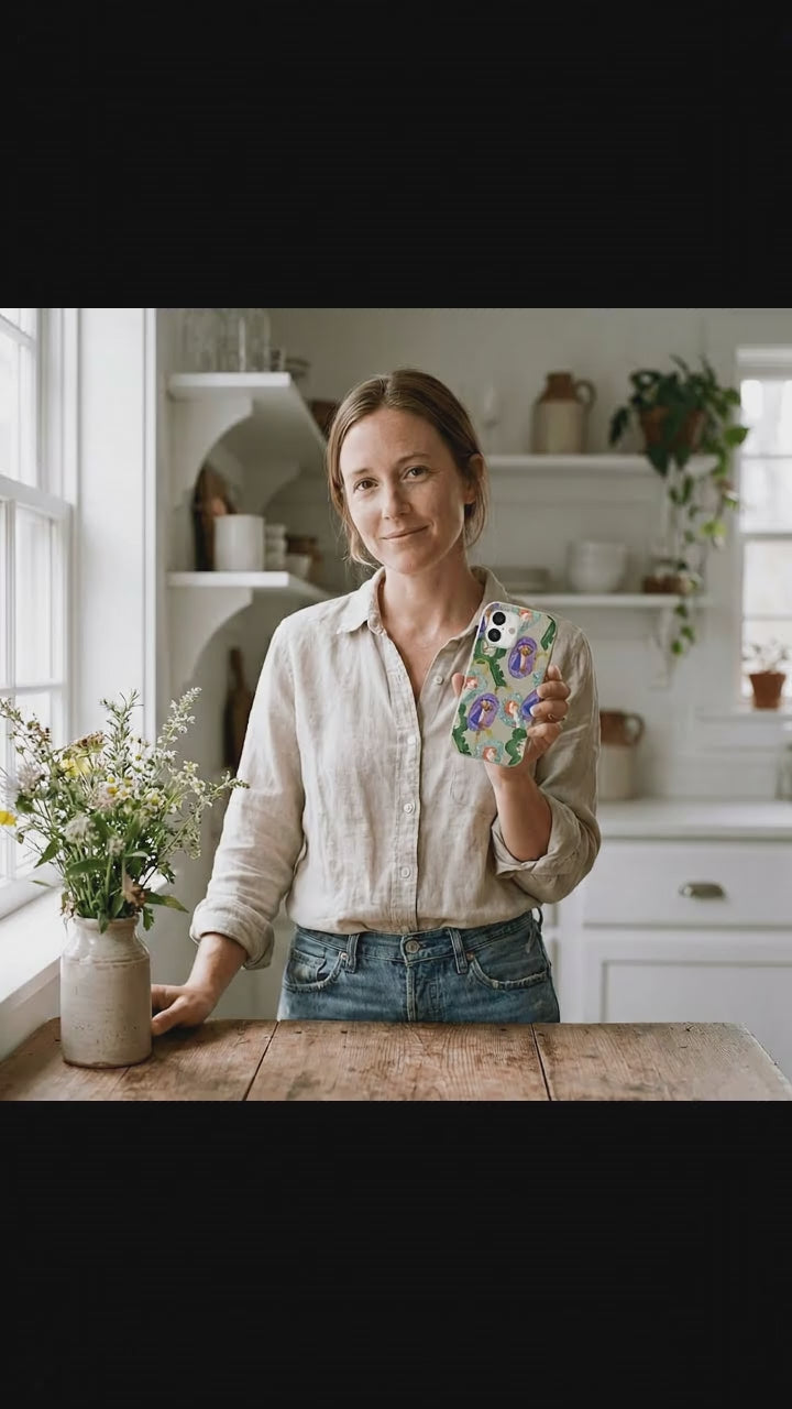 London Fog Pet Locket iPhone 17 Case - Product video demonstration