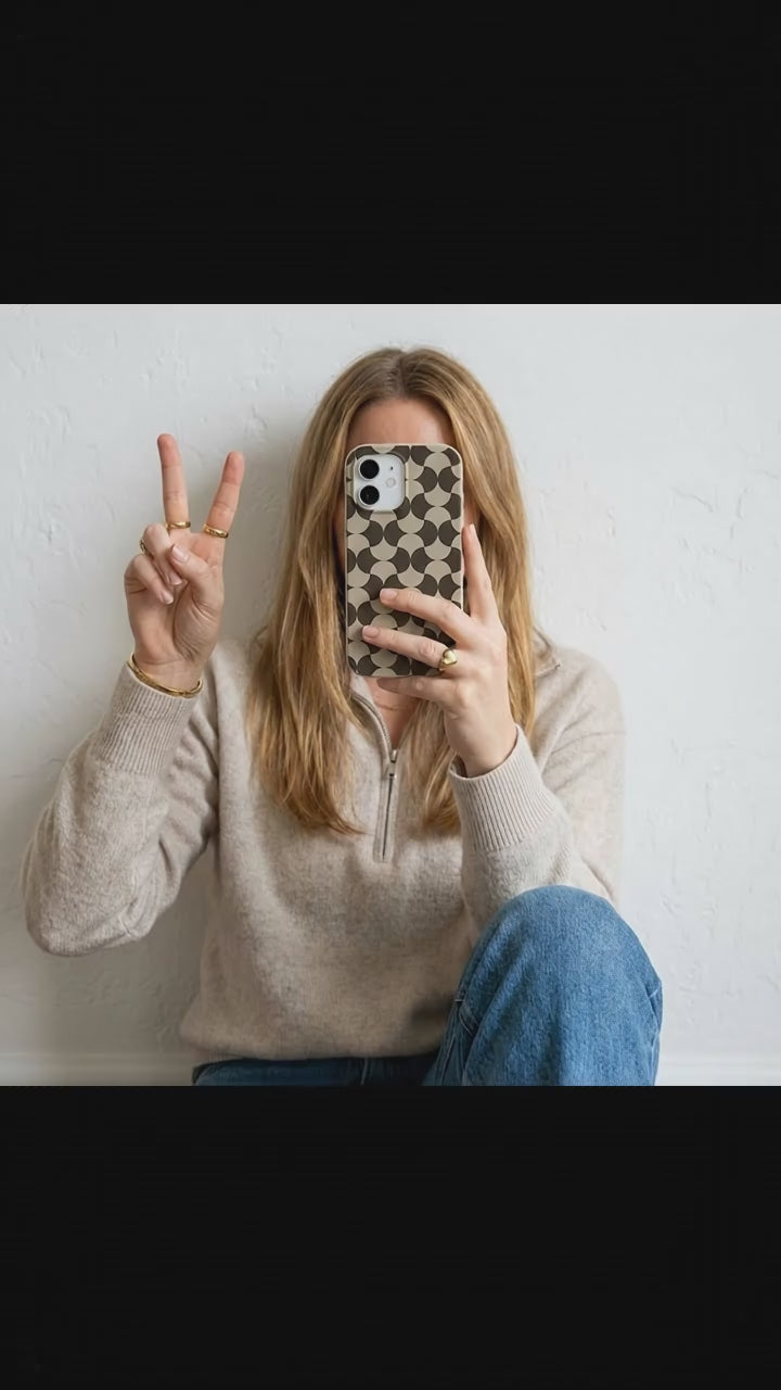 London Fog Graphic Groove iPhone 17 Case - Product video demonstration